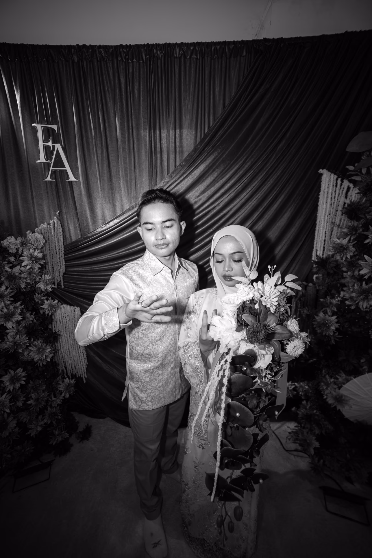Dokumentasi momen engagement dan pernikahan
